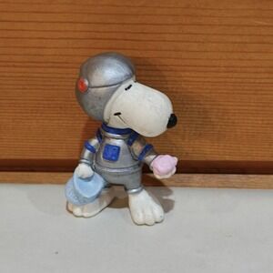 1966 Whitman's United Feature Peanuts Spaceman Snoopy with Moon Rock Figure - 13